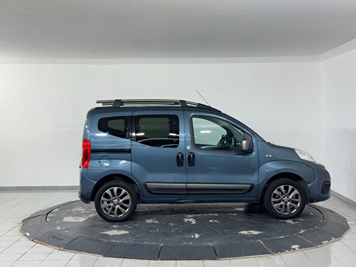 Fiat Fiorino Combi 1.4 Eko Premio araç görseli 4