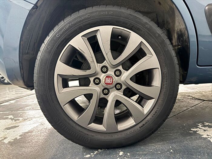Fiat Fiorino Combi 1.4 Eko Premio araç görseli 26