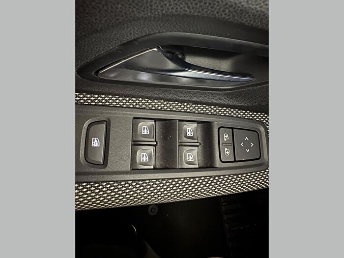 Dacia Sandero Stepway 1.0 Turbo Prestige X-Tronic araç görseli 24
