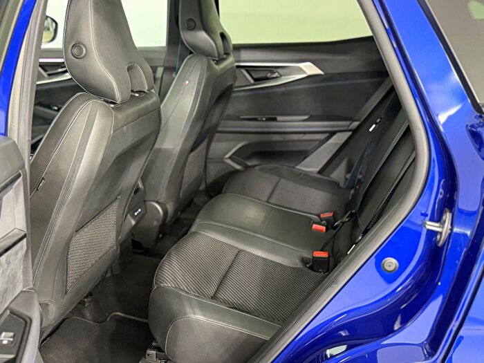 Renault Austral SUV 1.3 MHEV Techno Esprit Alpine Otomatik araç görseli 14