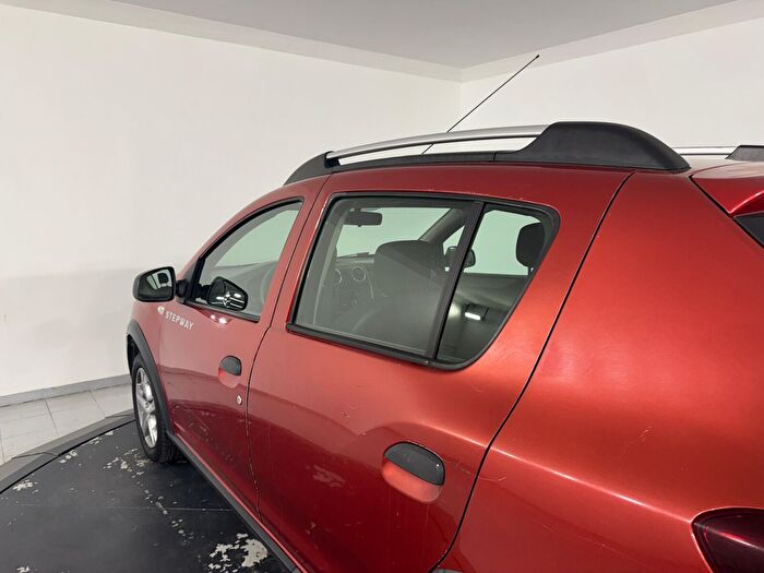 Dacia Sandero 1.5 DCI Stepway araç görseli 10