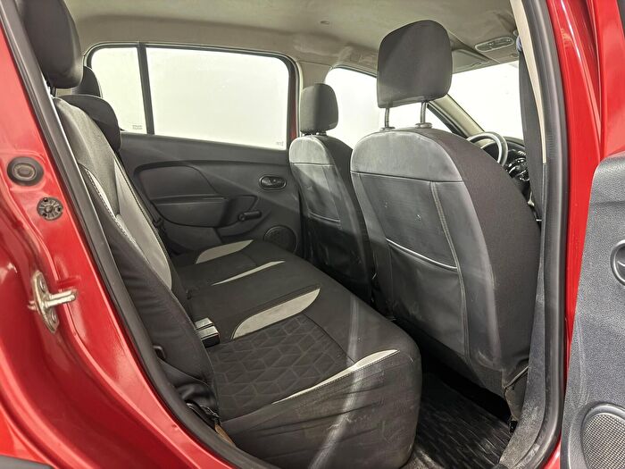 Dacia Sandero 1.5 DCI Stepway araç görseli 15
