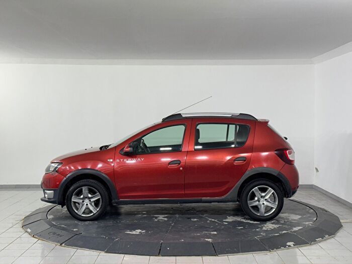 Dacia Sandero 1.5 DCI Stepway araç görseli 5