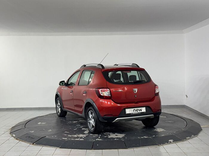 Dacia Sandero 1.5 DCI Stepway araç görseli 6