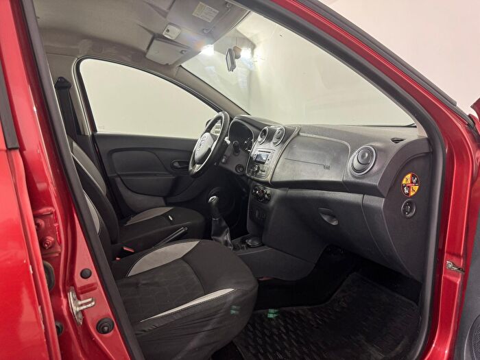 Dacia Sandero 1.5 DCI Stepway araç görseli 13