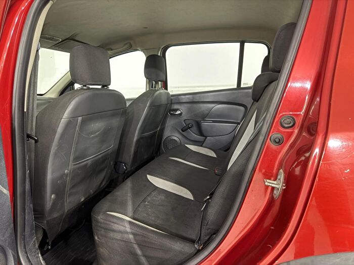 Dacia Sandero 1.5 DCI Stepway araç görseli 14