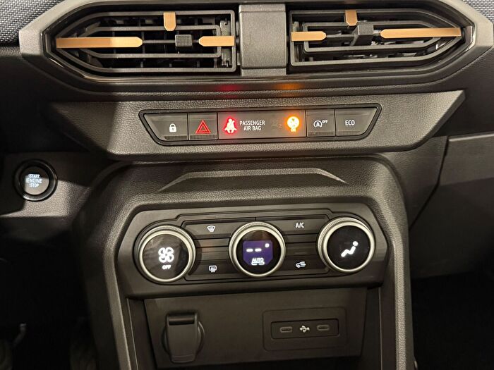 Dacia Sandero Stepway 1.2 Eco-G Expression araç görseli 18