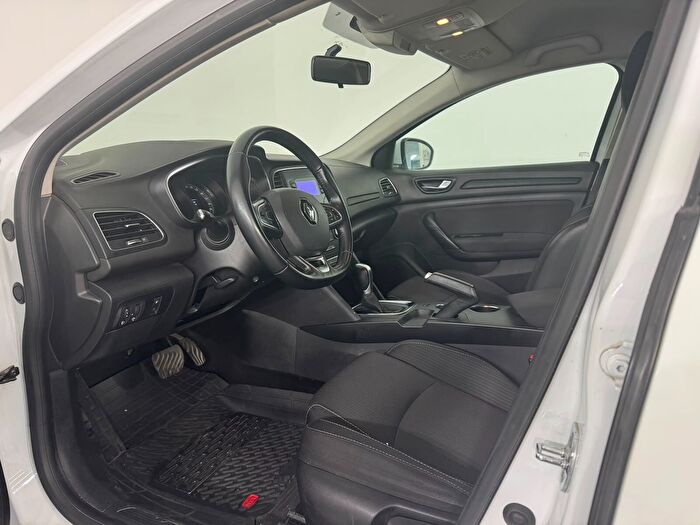 Renault Megane 1.5 BluedCi Touch EDC araç görseli 13