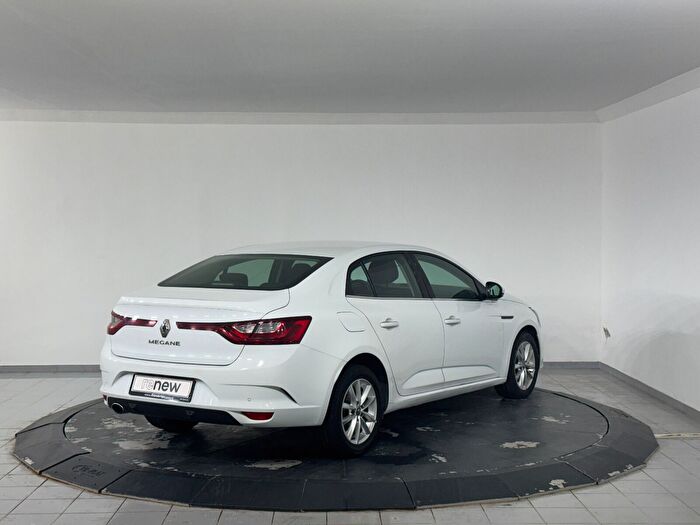 Renault Megane 1.5 BluedCi Touch EDC araç görseli 6