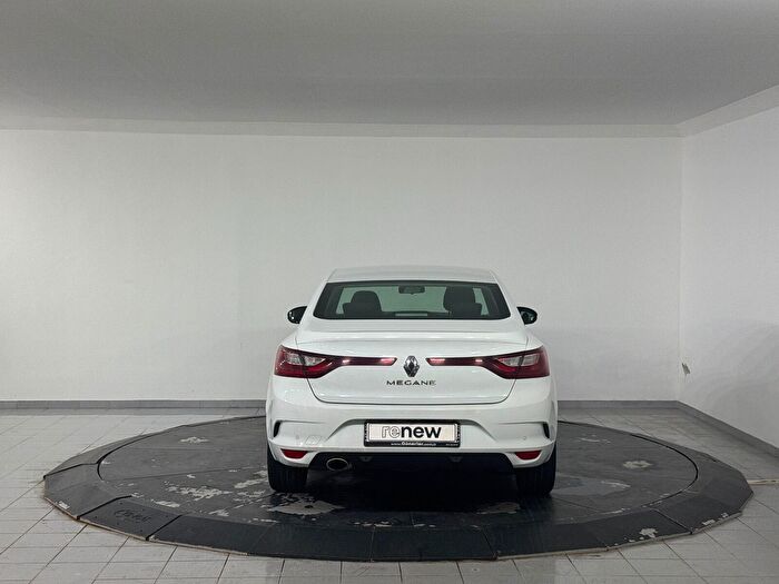 Renault Megane 1.5 BluedCi Touch EDC araç görseli 7