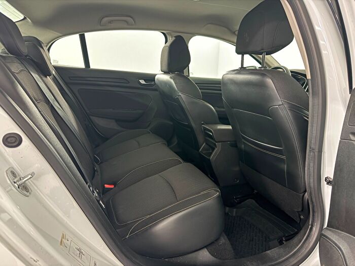 Renault Megane 1.5 BluedCi Touch EDC araç görseli 15