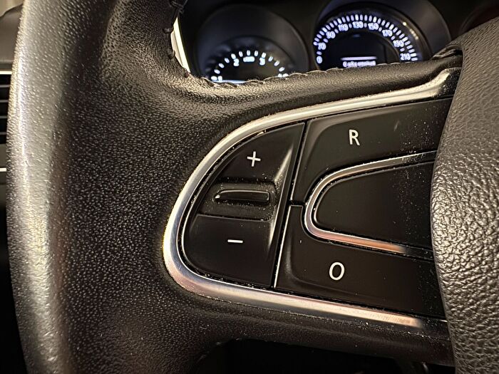 Renault Megane 1.5 BluedCi Touch EDC araç görseli 19