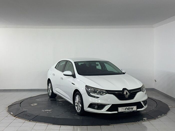 Renault Megane 1.5 BluedCi Touch EDC araç görseli 3
