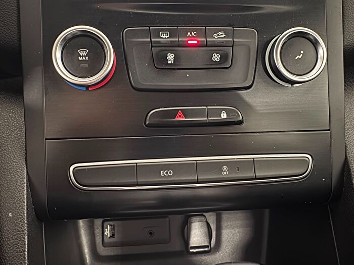Renault Megane 1.5 BluedCi Touch EDC araç görseli 21