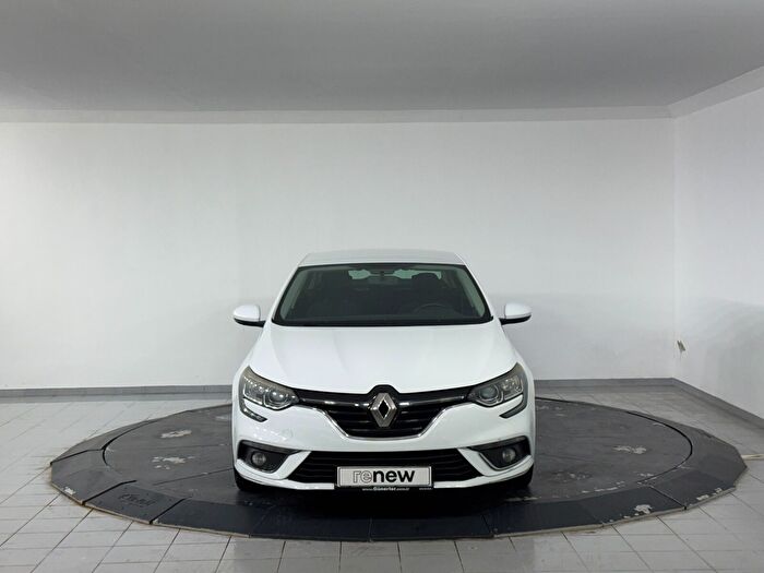Renault Megane 1.5 BluedCi Touch EDC araç görseli 2