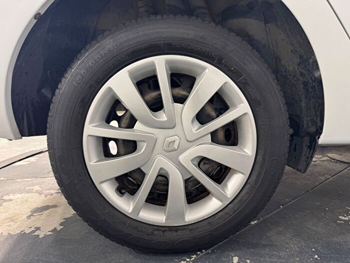 Renault Symbol 1.5 DCI Joy araç görseli 24