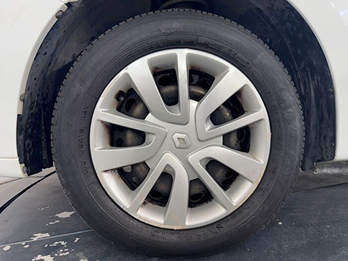 Renault Symbol 1.5 DCI Joy araç görseli 26