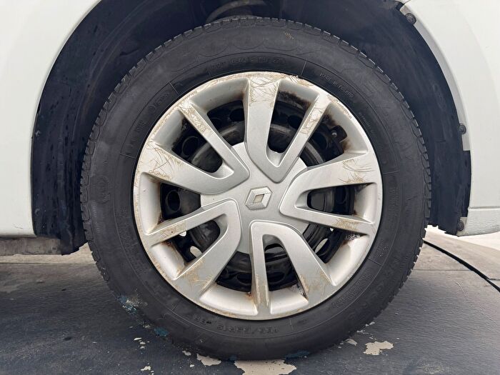 Renault Symbol 1.5 DCI Joy araç görseli 23