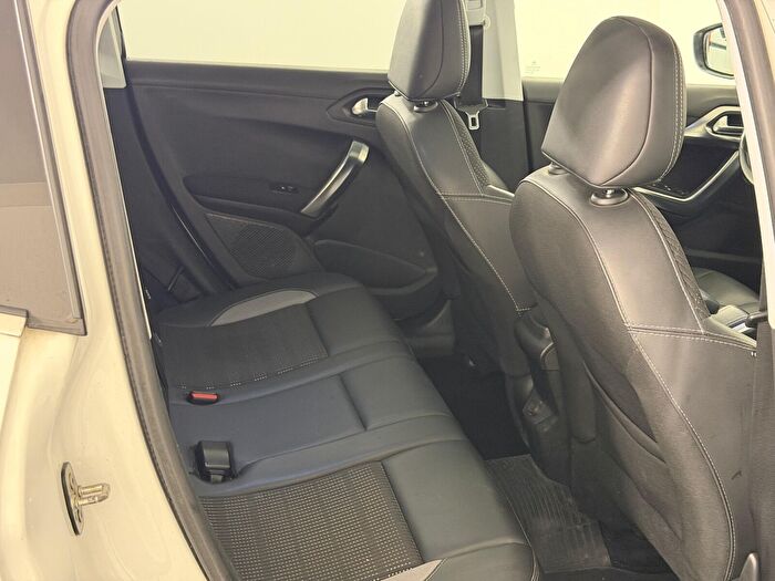Peugeot 2008 1.5 BlueHDI Start&Stop Allure EAT6 araç görseli 14