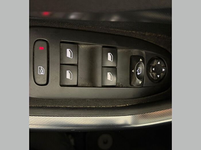Peugeot 2008 1.5 BlueHDI Start&Stop Allure EAT6 araç görseli 24