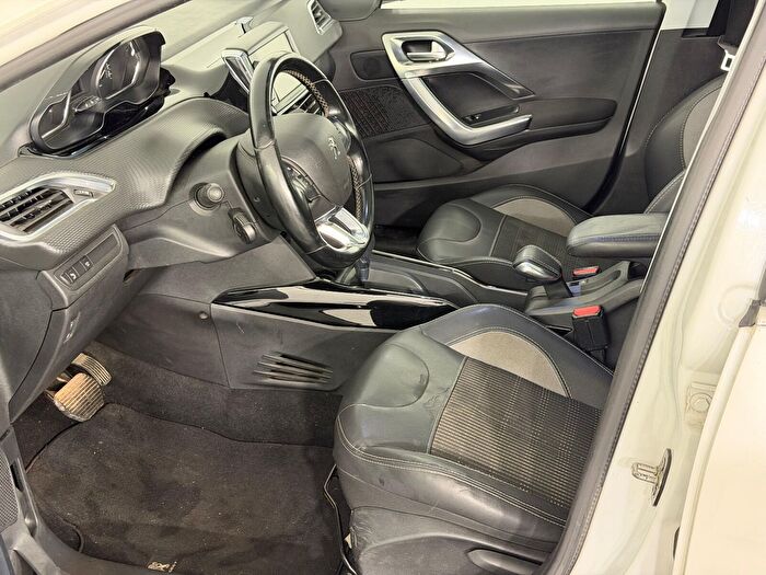 Peugeot 2008 1.5 BlueHDI Start&Stop Allure EAT6 araç görseli 13
