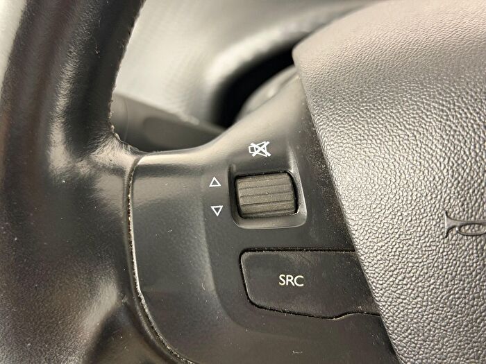 Peugeot 2008 1.5 BlueHDI Start&Stop Allure EAT6 araç görseli 21