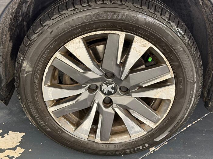 Peugeot 2008 1.5 BlueHDI Start&Stop Allure EAT6 araç görseli 28