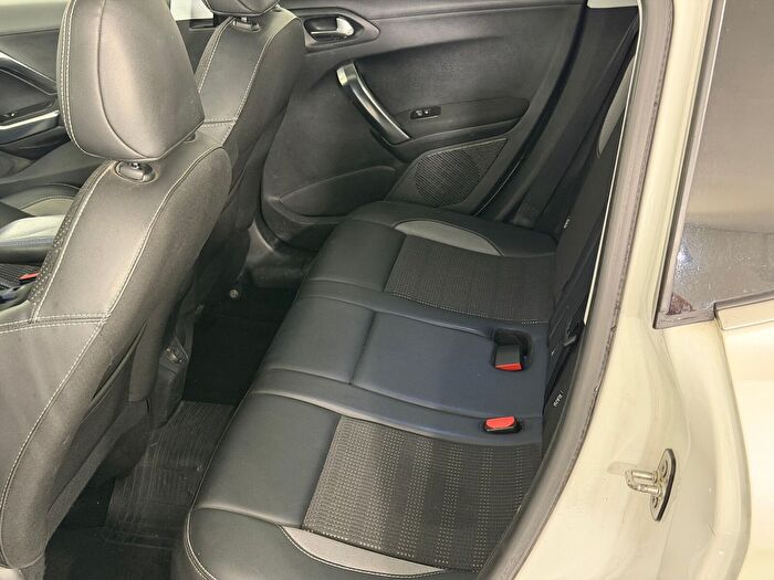 Peugeot 2008 1.5 BlueHDI Start&Stop Allure EAT6 araç görseli 15