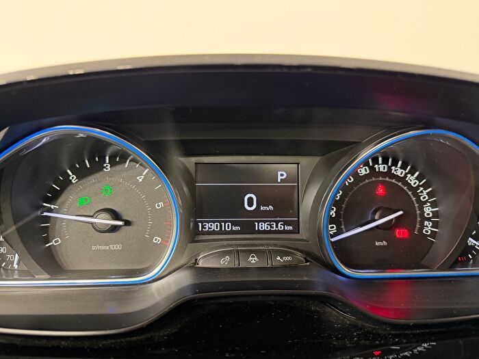 Peugeot 2008 1.5 BlueHDI Start&Stop Allure EAT6 araç görseli 20