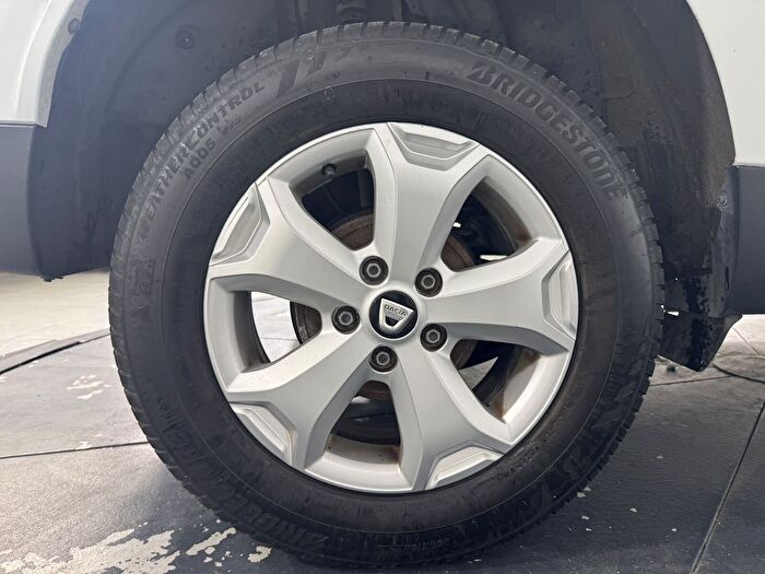 Dacia Duster 1.0 Tce Comfort araç görseli 25
