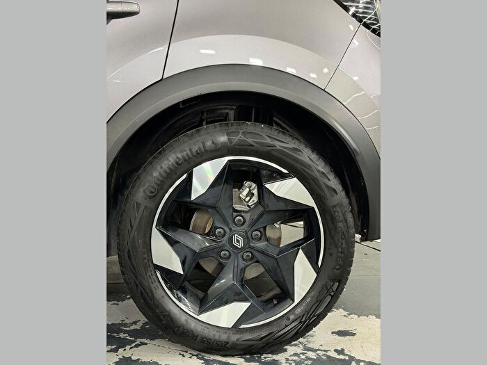 RENAULT CAPTUR TECHNO MİLD HYBRİD EDC 140 HP araç görseli 29