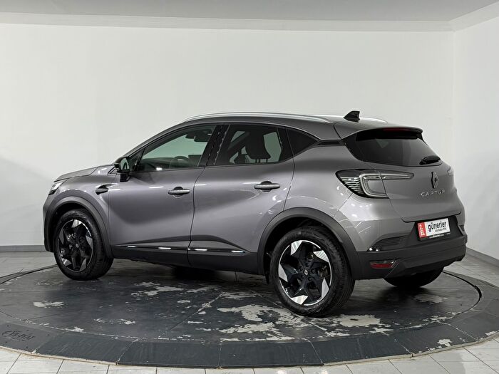 RENAULT CAPTUR TECHNO MİLD HYBRİD EDC 140 HP araç görseli 8
