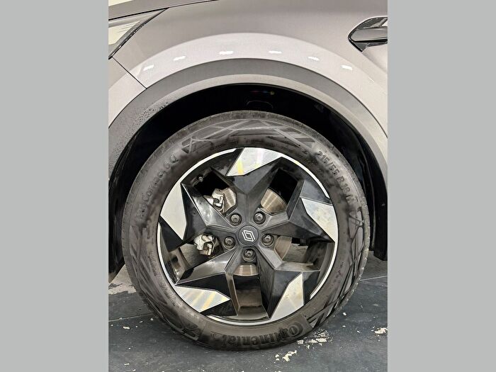 RENAULT CAPTUR TECHNO MİLD HYBRİD EDC 140 HP araç görseli 27