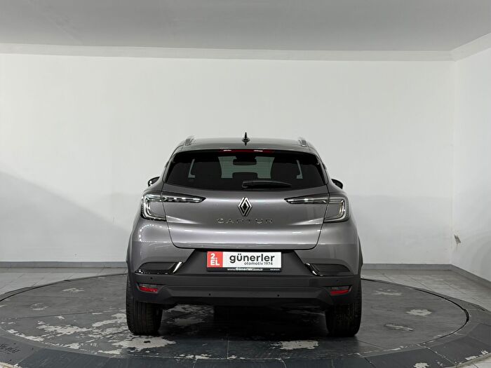 RENAULT CAPTUR TECHNO MİLD HYBRİD EDC 140 HP araç görseli 7
