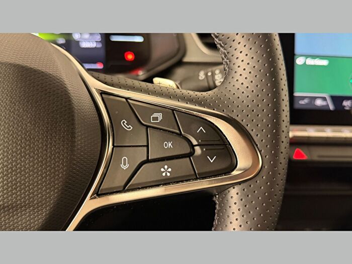 RENAULT CAPTUR TECHNO MİLD HYBRİD EDC 140 HP araç görseli 23