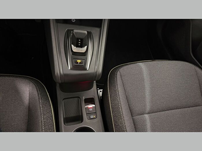 RENAULT CAPTUR TECHNO MİLD HYBRİD EDC 140 HP araç görseli 21