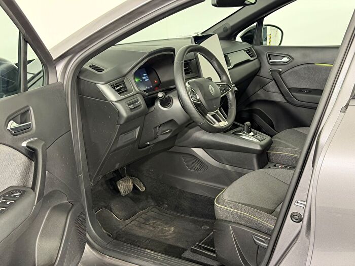 RENAULT CAPTUR TECHNO MİLD HYBRİD EDC 140 HP araç görseli 12