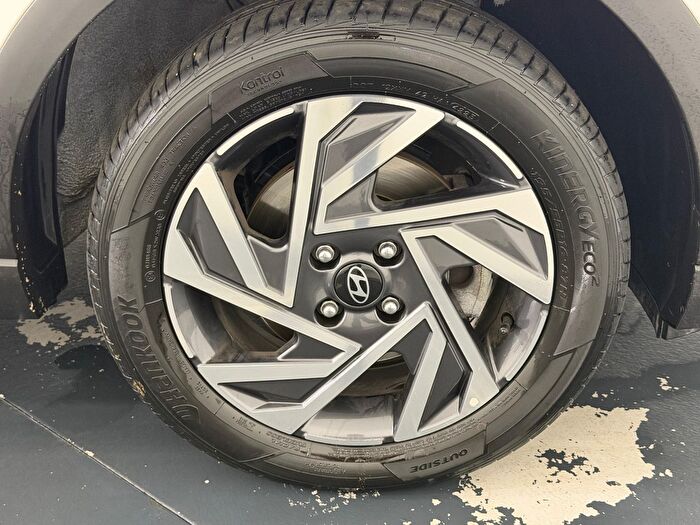 Hyundai Bayon 1.0 T-GDI Jump GSRII araç görseli 27