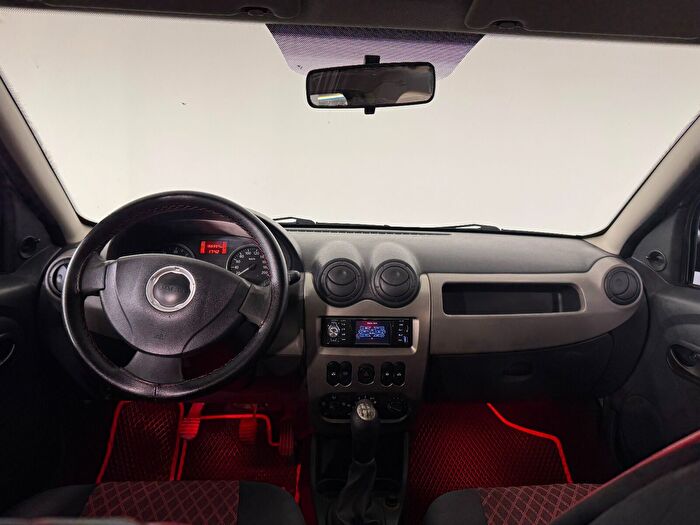 Dacia Sandero 1.4 Ambiance araç görseli 12