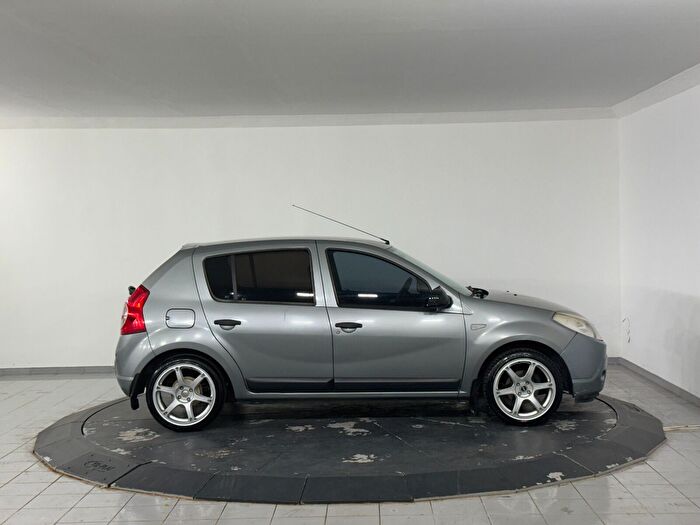 Dacia Sandero 1.4 Ambiance araç görseli 4