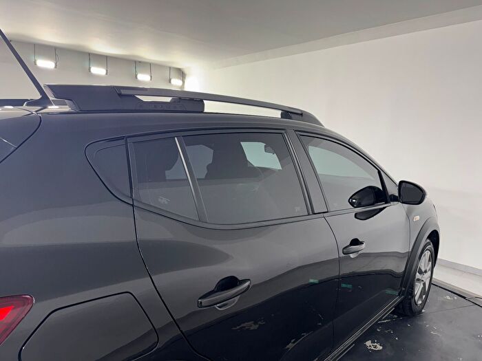 Dacia Sandero Stepway 1.0 TCE Expression CVT araç görseli 11