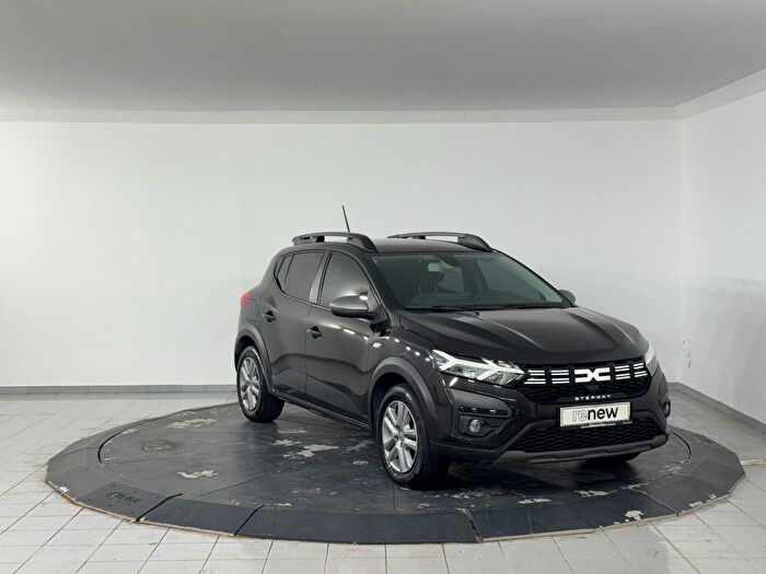 Dacia Sandero Stepway 1.0 TCE Expression CVT araç görseli 3