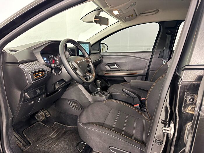 Dacia Sandero Stepway 1.0 TCE Expression CVT araç görseli 13