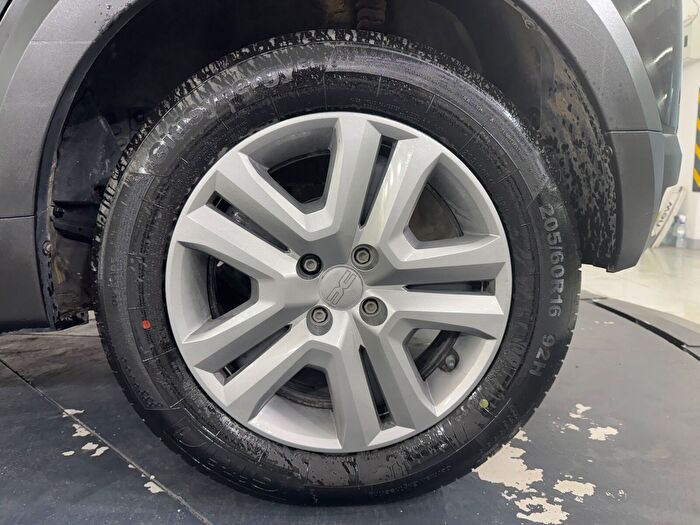 Dacia Sandero Stepway 1.0 TCE Expression CVT araç görseli 28