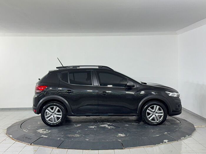 Dacia Sandero Stepway 1.0 TCE Expression CVT araç görseli 4