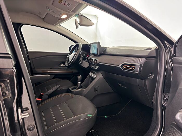 Dacia Sandero Stepway 1.0 TCE Expression CVT araç görseli 14