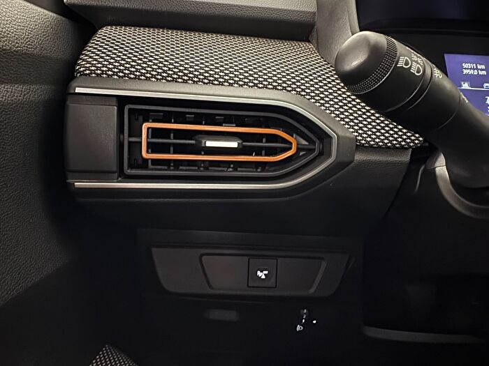 Dacia Sandero Stepway 1.0 TCE Expression CVT araç görseli 18