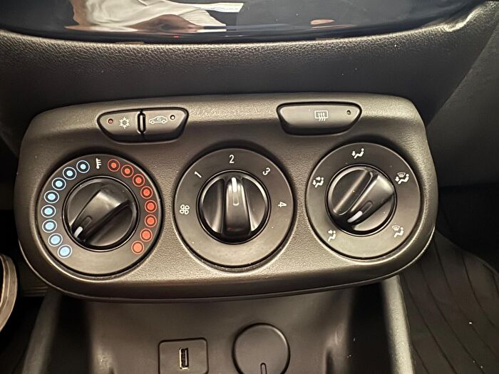Opel Corsa 1.4 Start&Stop Enjoy Otomatik araç görseli 21