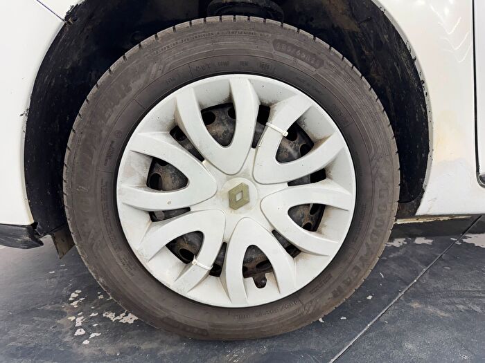 Renault Clio 24