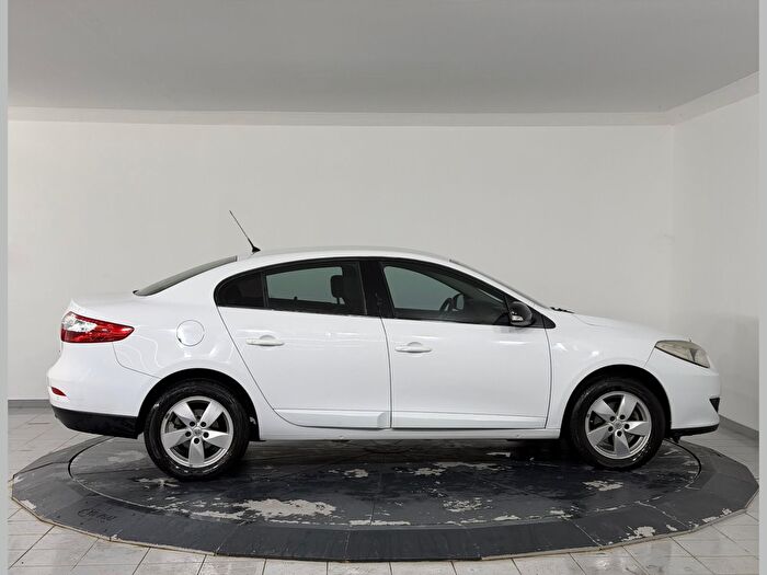 Renault Fluence 1.5 DCI Extreme araç görseli 4